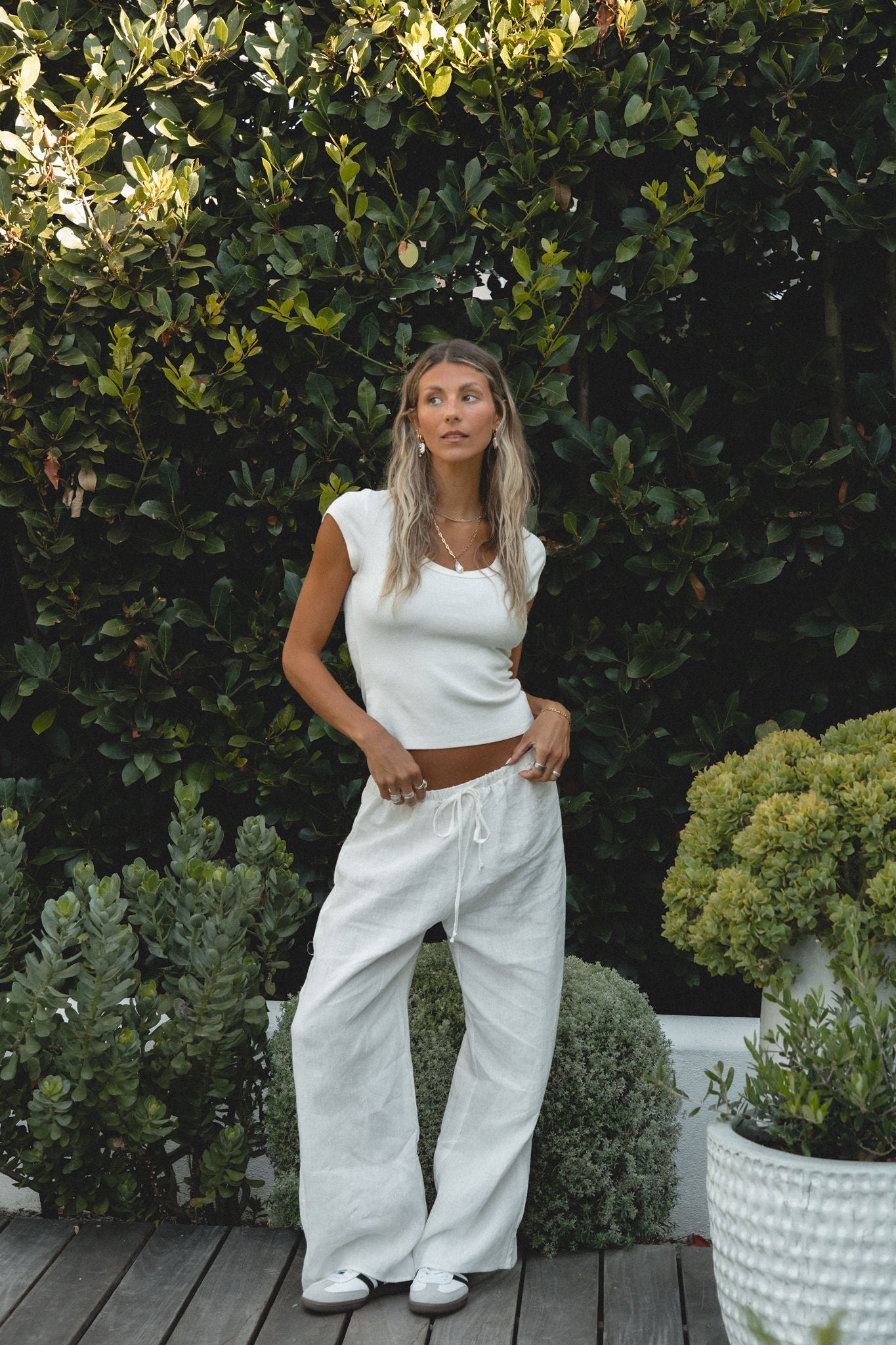 Cove Essential Scoop Tee