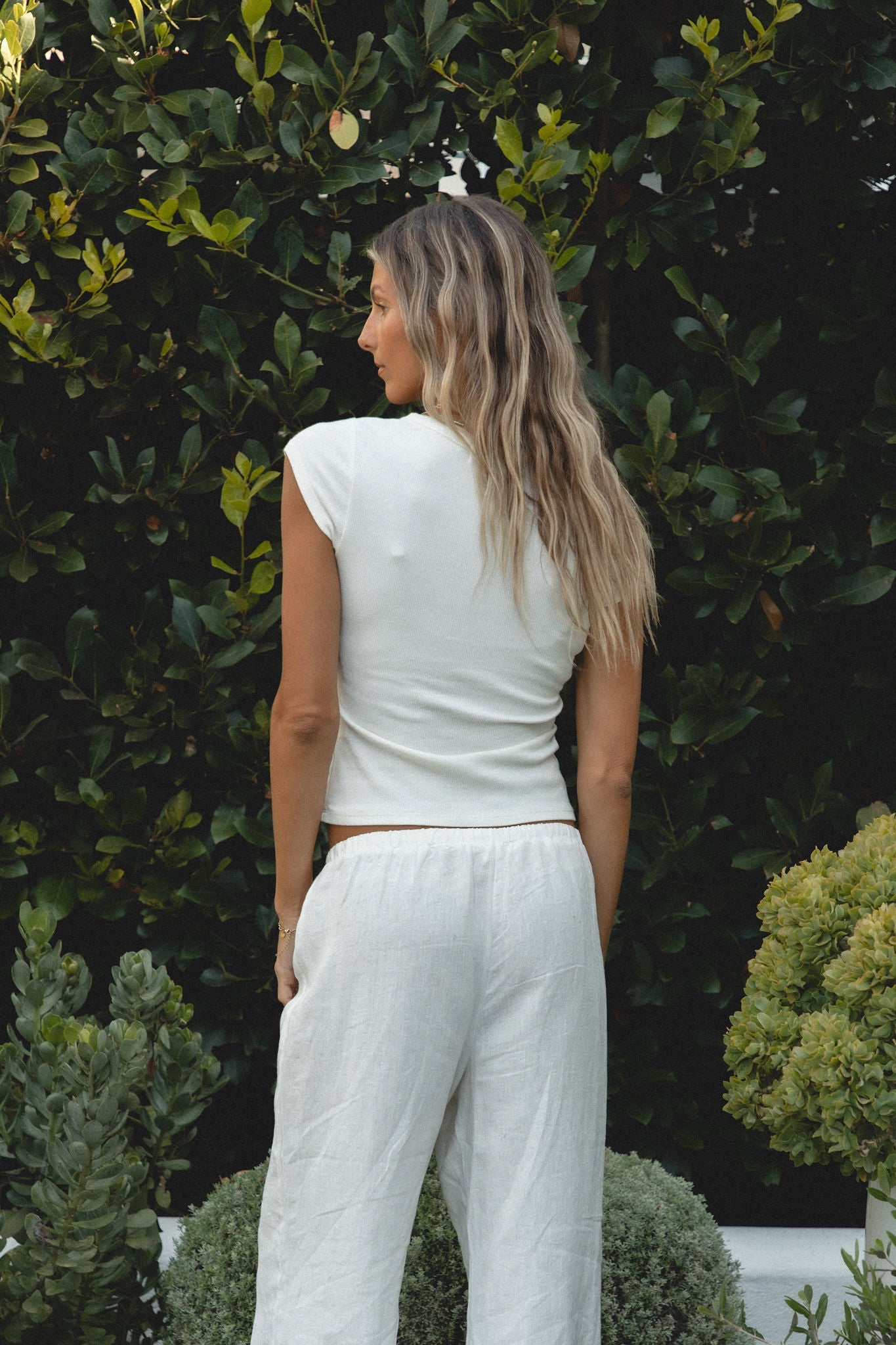 Cove Essential Scoop Tee